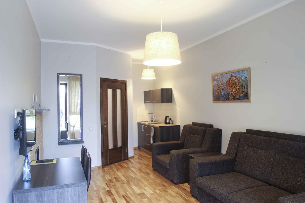 Meness Apartamenti 采西斯 外观 照片