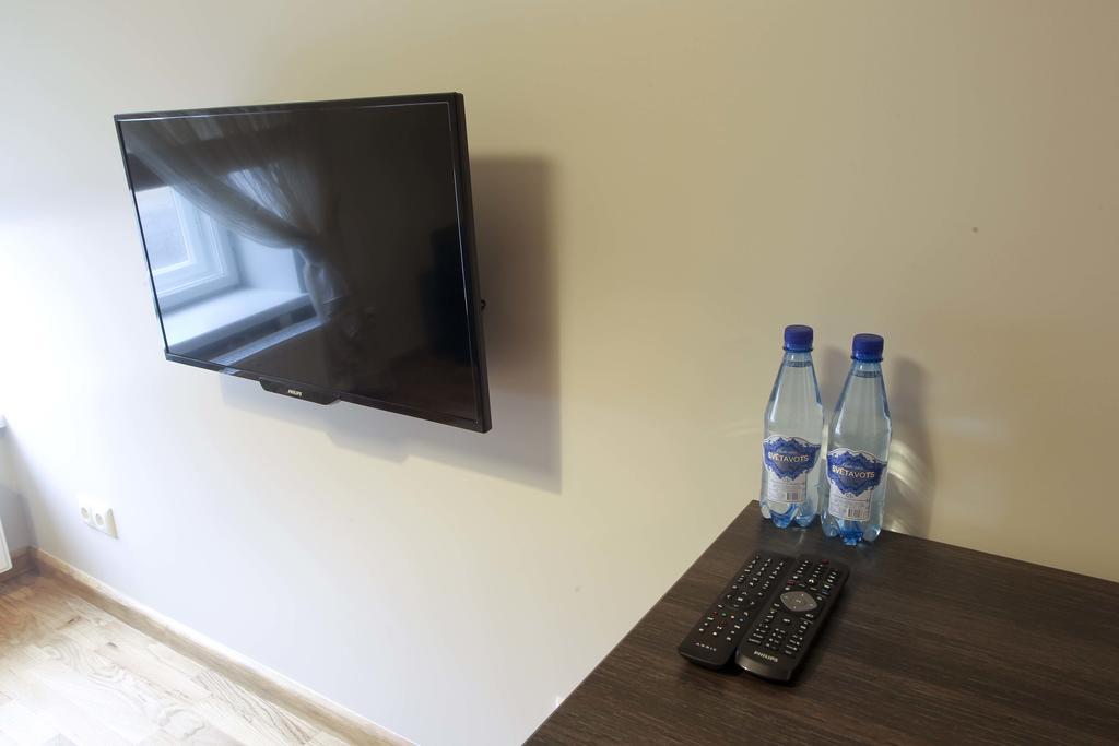 Meness Apartamenti 采西斯 外观 照片