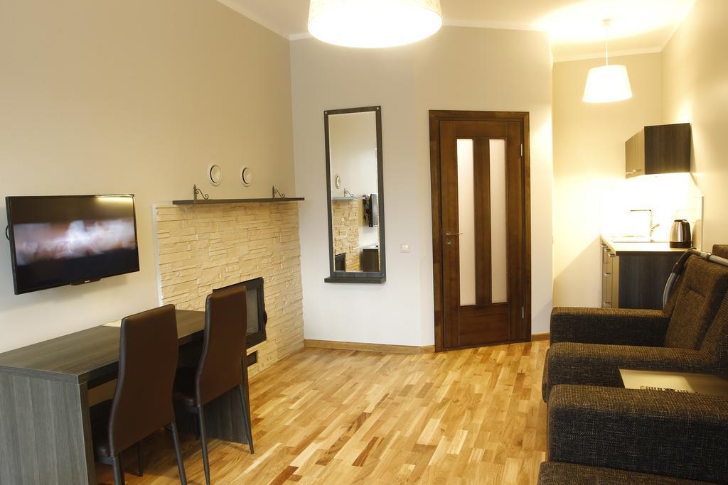 Meness Apartamenti 采西斯 外观 照片
